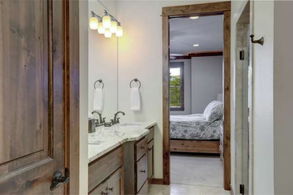 Small Closet Door Ideas For Bedroom