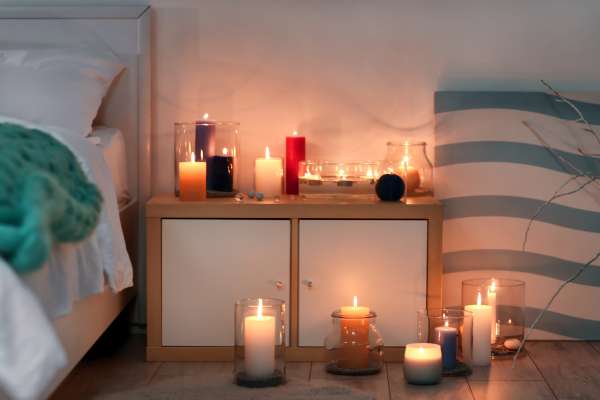 Bedside Candle Arrangements Put Candles In A Bedroom