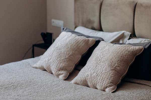 Basic Pillow Arrangement