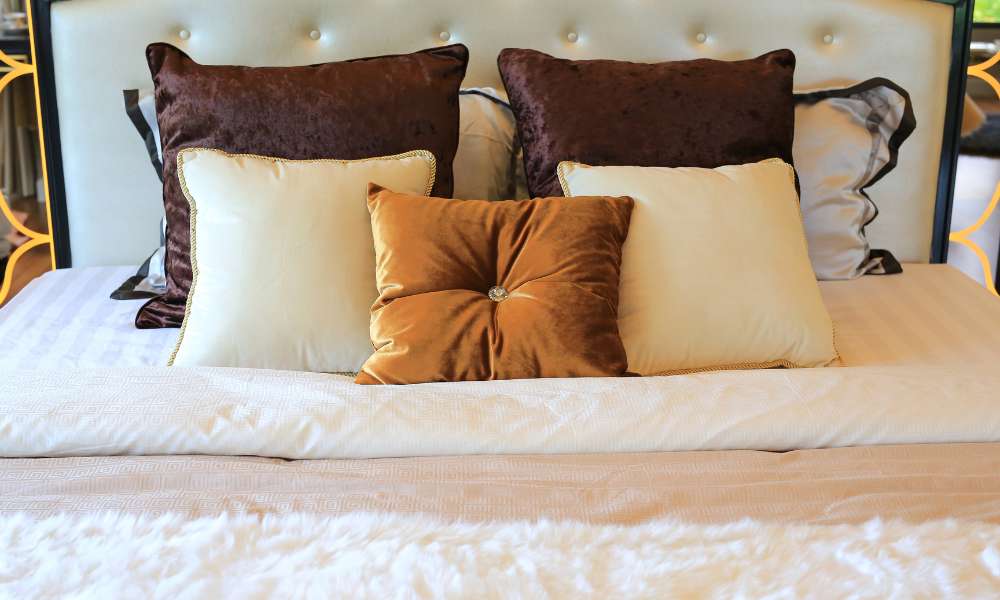 How To Arrange Pillows On A Bed