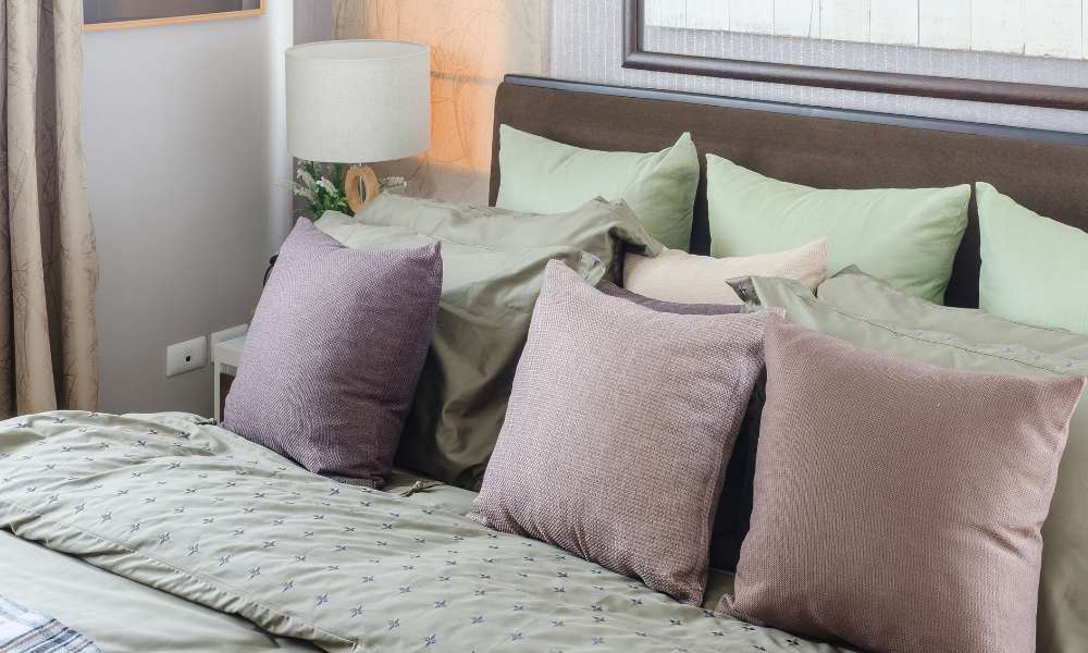 How To Arrange Pillows On A King Size Bed