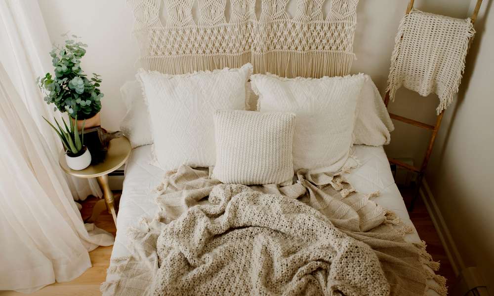 How To Arrange Pillows On A Queen Bed