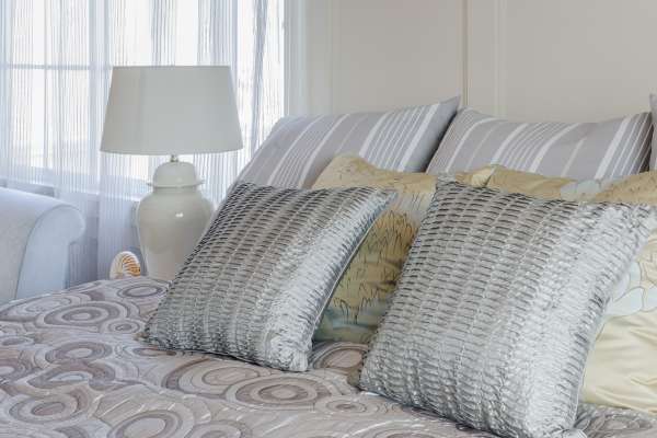Pro Tips for Flawless Pillow Arrangement
