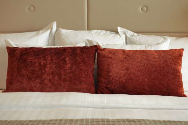 Symmetrical Arrangements Modern King Bed Pillow Arrangement