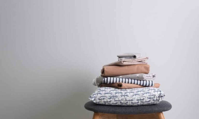 How To Fold Bed Sheets Into Pillowcase - House Pulp