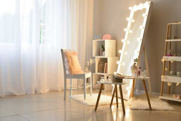 Benefits of Having a Bedroom Makeup Vanity