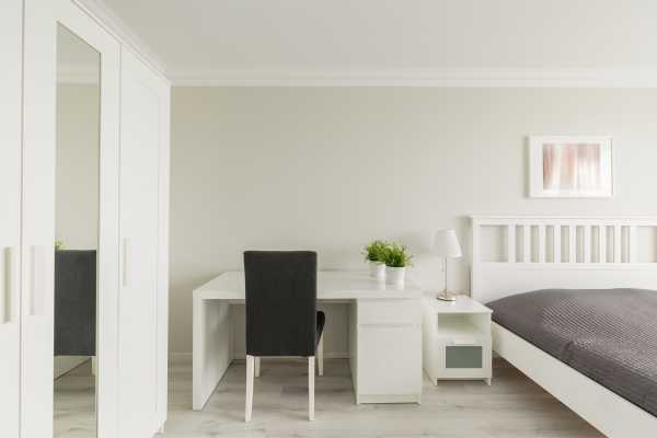 Choosing the Right Desk Fit A Desk Into A Small Bedroom