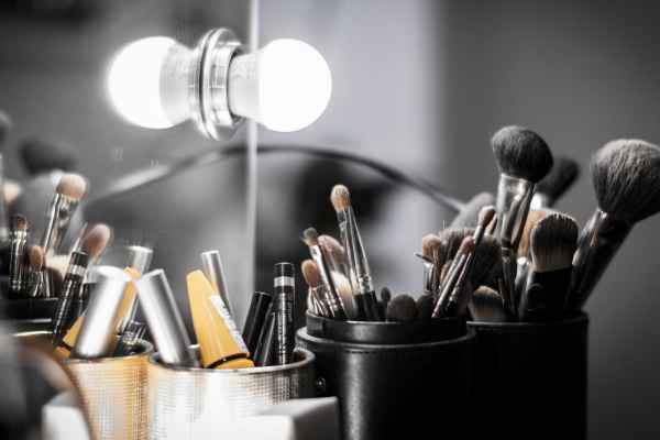 Lighting Considerations for a Makeup Vanity