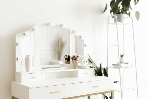 Matching Vanity Light to Bedroom Style