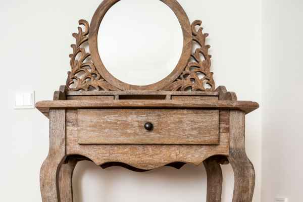 The History and Evolution of Victorian Bedroom Makeup Vanity Desks