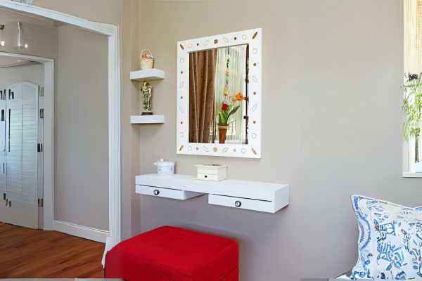 Wall-Mounted Foldable Vanity Small Space Makeup Vanity Ideas