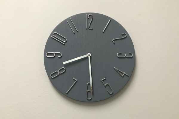 Impact of Decorative Clocks on Sleep Quality