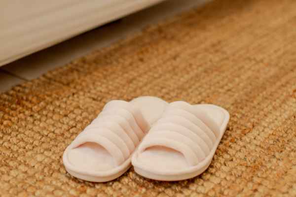 Benefits Of Extra Wide Bedroom Slippers