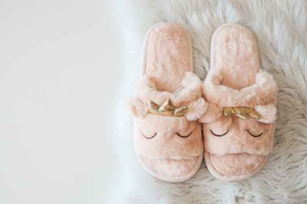Benefits of Fluffy Bedroom Slippers