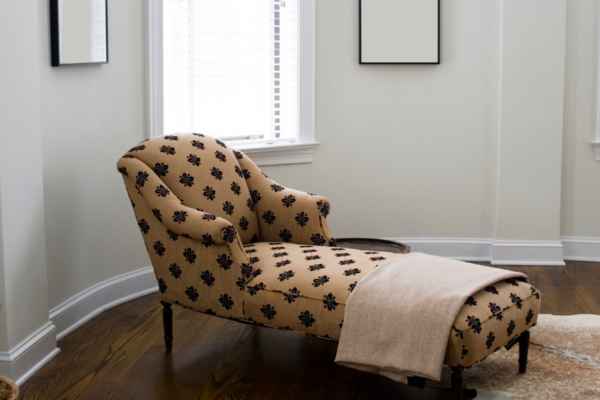 Styling Tips for Chaise Lounges